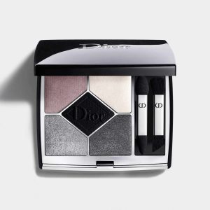 Metallic eye shadow easy to blend